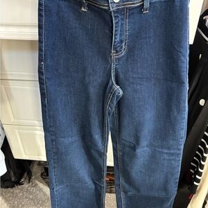 Veret Women's Straight Blue Jeans